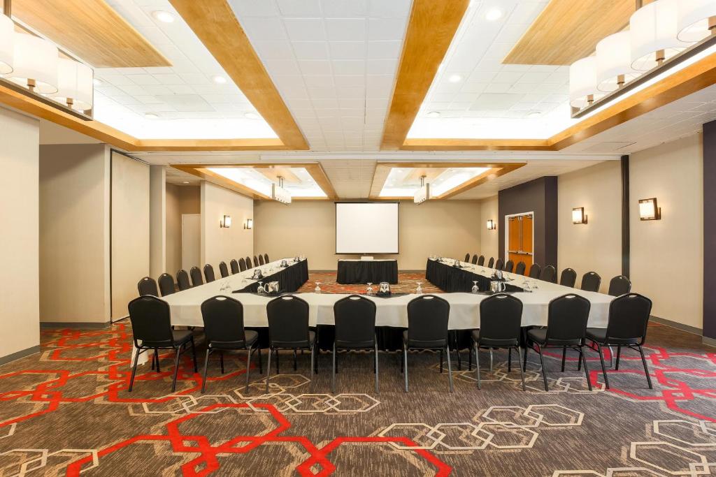 San Diego Four Points by Sheraton San Diego Additional
