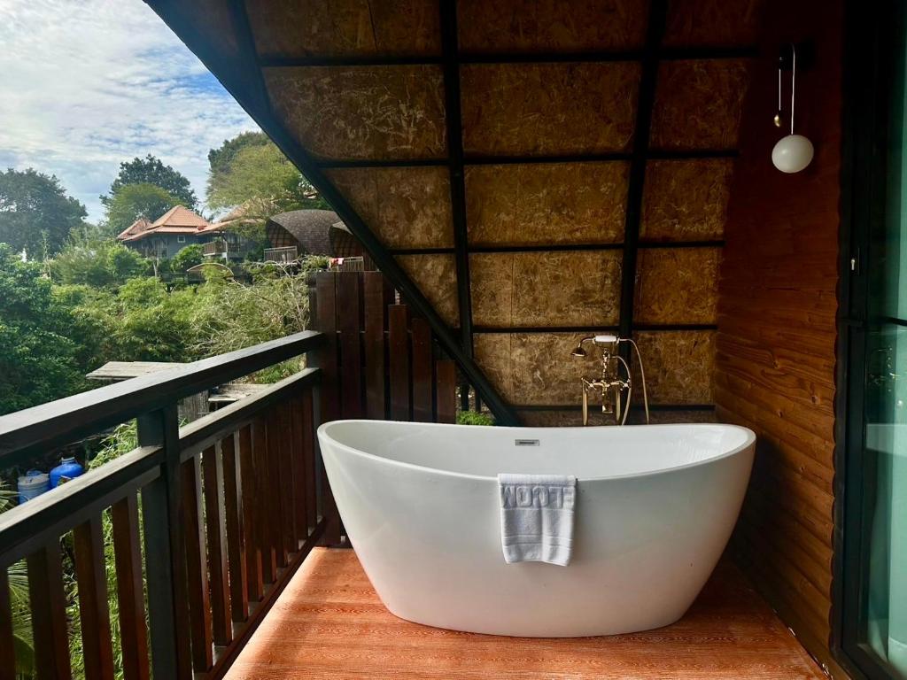 Balcony/terrace, Bakantiang Resort in Koh Lanta