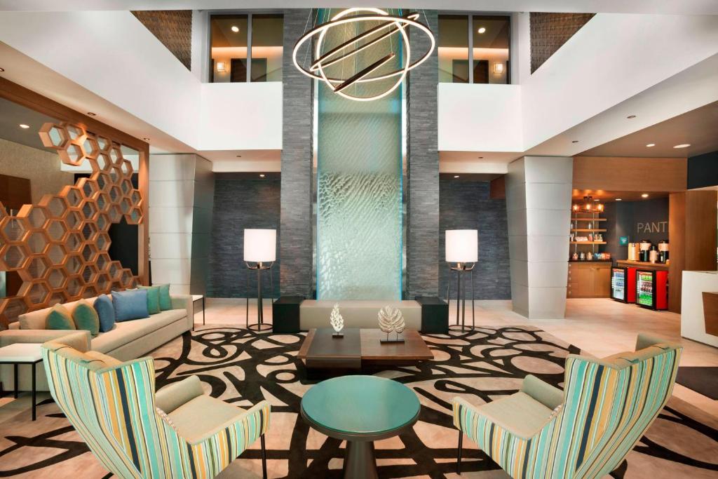 Lobby, Four Points by Sheraton Miami Airport in Miami (FL)