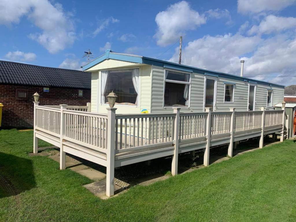 8 Berth Caravan-Ingoldmells-Dog Friendly, Skegness