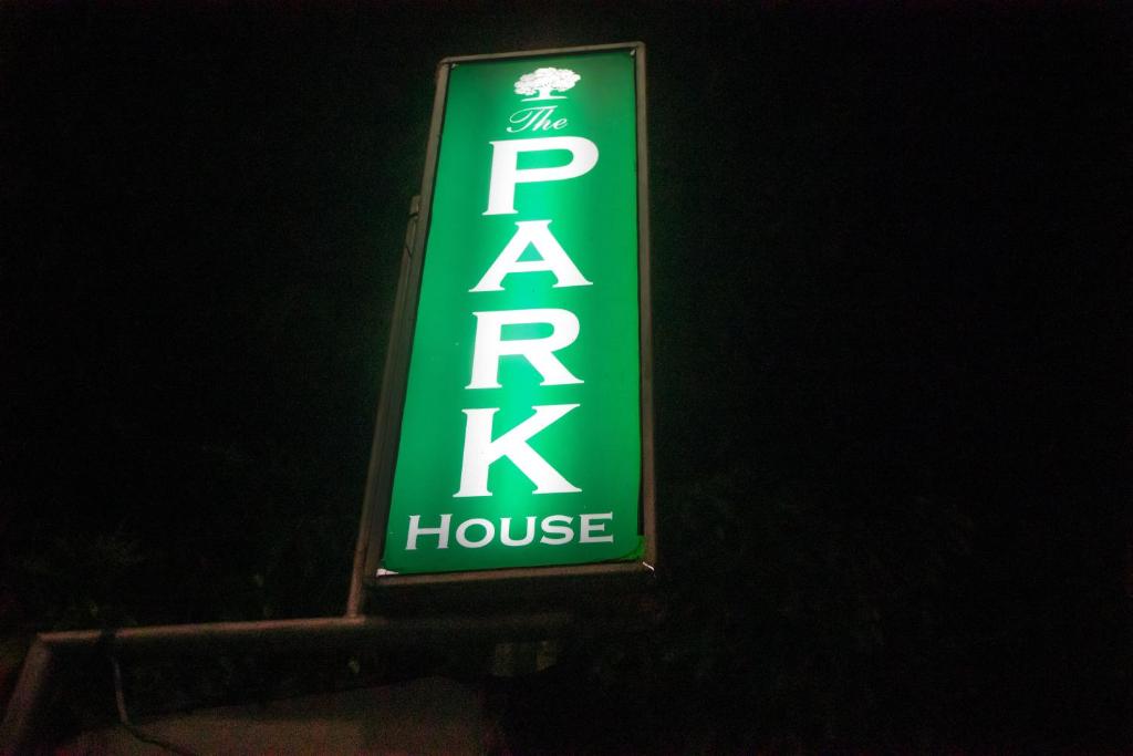 เดอะปาร์คเฮาส์ (The Park House)