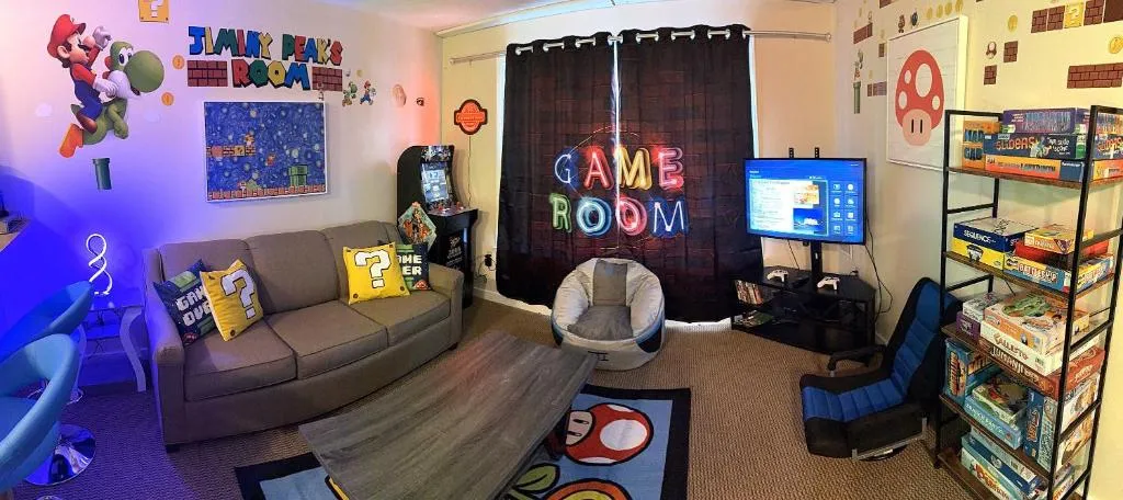 Game Night Suite at Jiminy Peak Ski OnOff Sleeps 4, hotel in Hancock