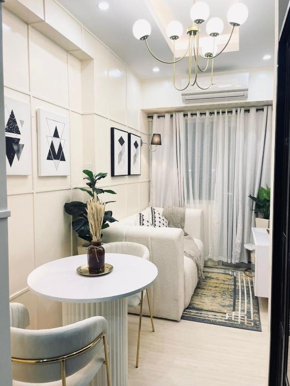 NEAR NAIA TERMINAL 1, 2, 3 Cozy Apartment at Field Residence, Manila