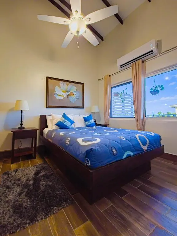 Louis' Apartments, Hotel in Placencia Village