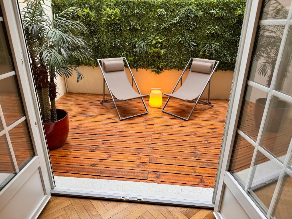 Luxury Central Condo with Private Terrace in Nice - 2