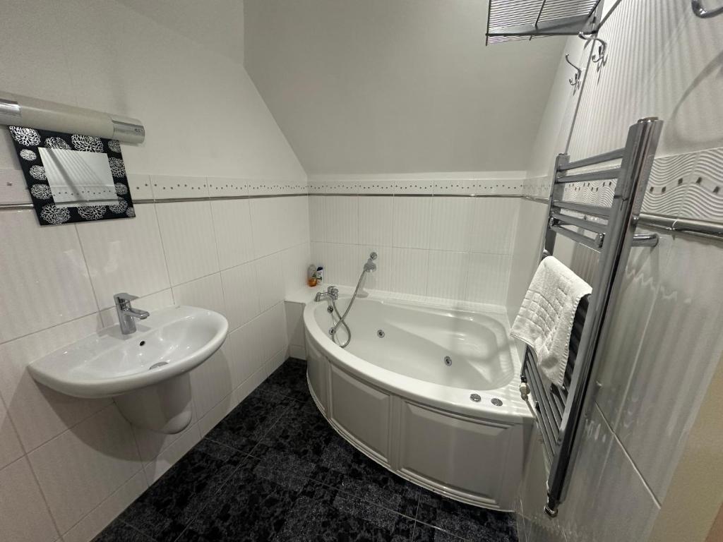 Contractor's Suite - Free Private Parking and 2 Bath, Southampton
