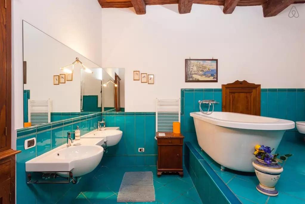 Bathroom, Bed and Breakfast Adelberga in Salerno