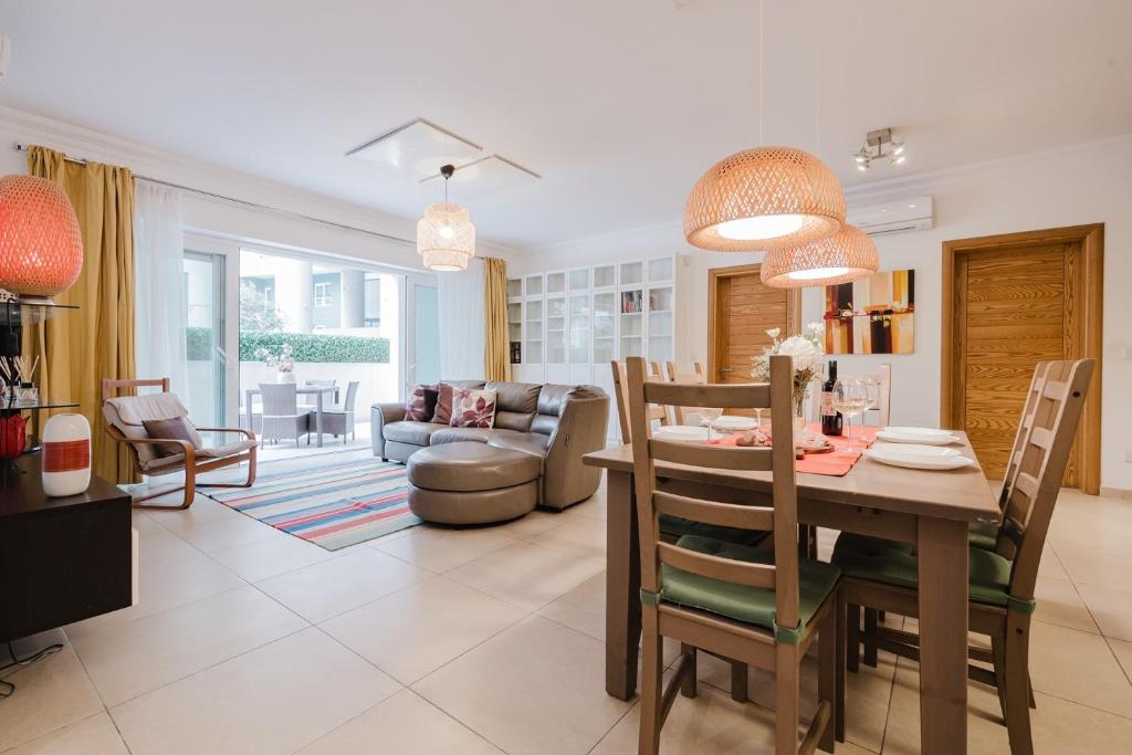 102 Seafront 3bed Sliema With Pool By Homely, Sliema