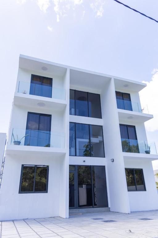 Palms 2, La Gaulette