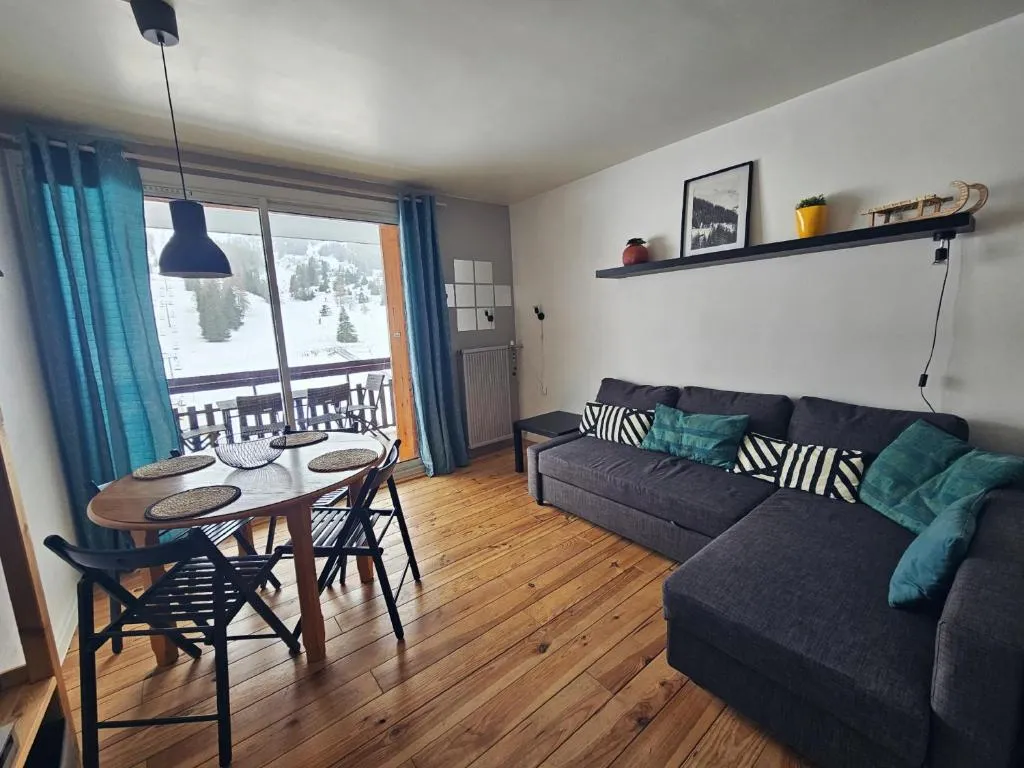 Studio sud 5 personnes superdevoluy pied des pistes，位于Superdevoluy的酒店