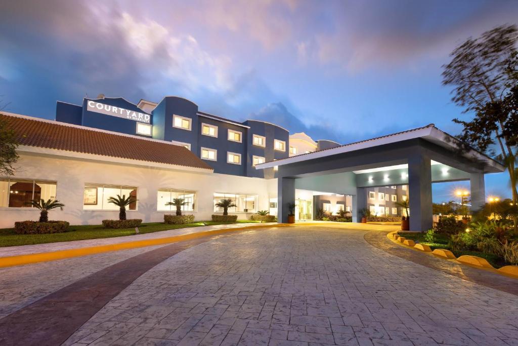 Courtyard by Marriott Cancun Airport - 2