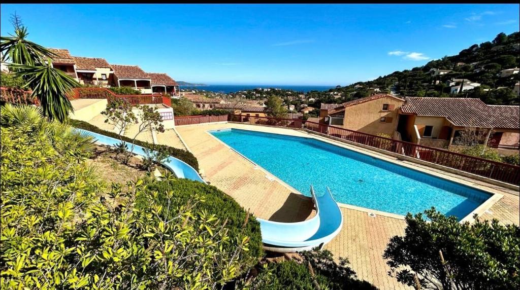 Terrasse de 30m2 vue mer panoramique 1 chambre - 2