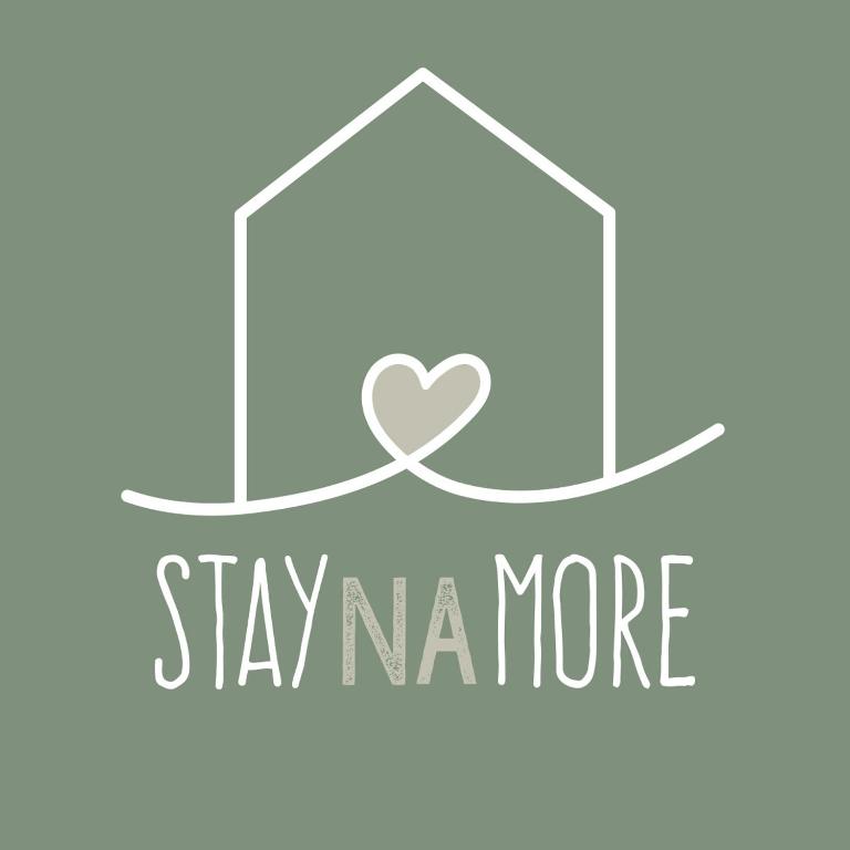 StayNAmore, Neapol
