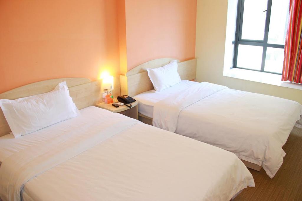 7 Days Inn Dongguan Houjie Exhibition Center photo