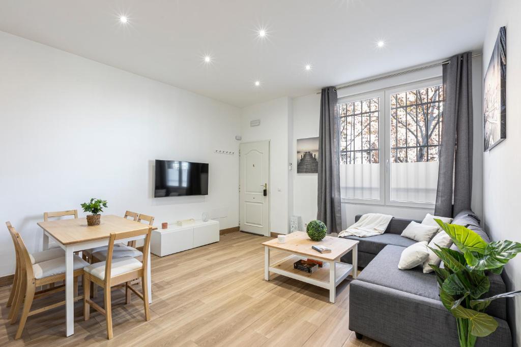 Apartamento a 5 minutos del centro de Madrid 6P, Мадрид