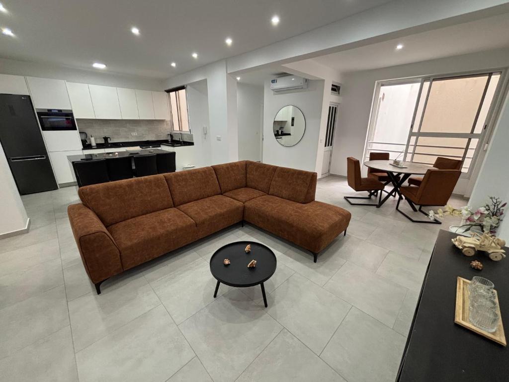 Urban Mindelo, Mindelo