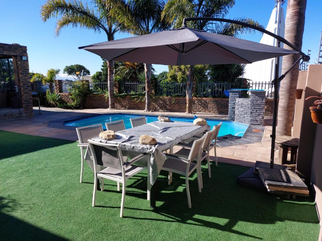 Maglovir 2 Bedrooms flats combo, Cape Town