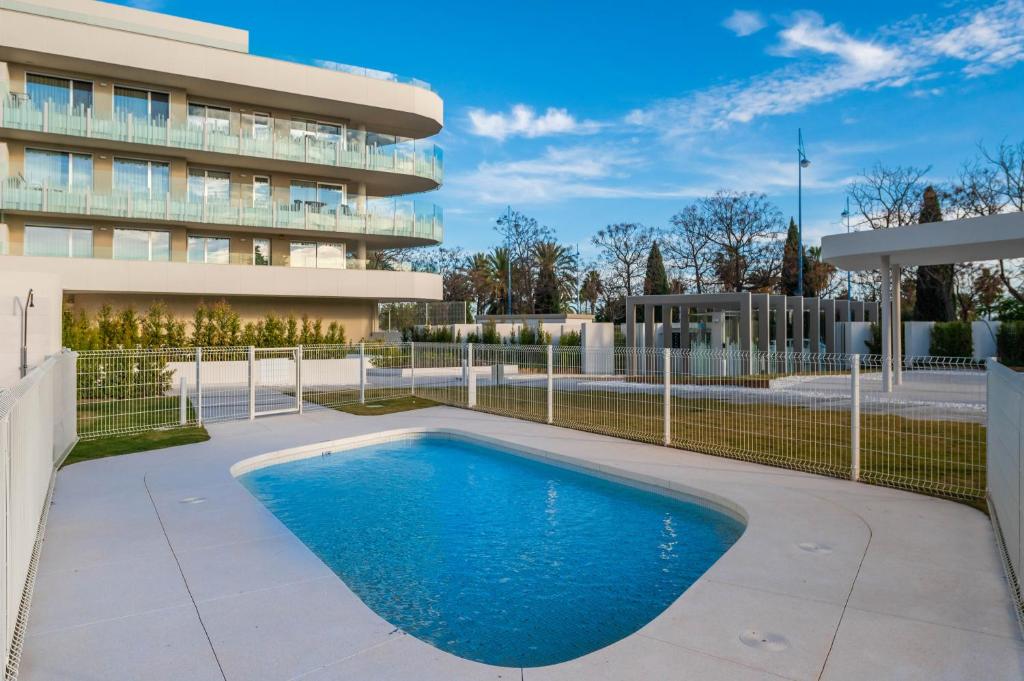 Newly Built 3 BDRM Luxury Apt Close to the Beach - 4