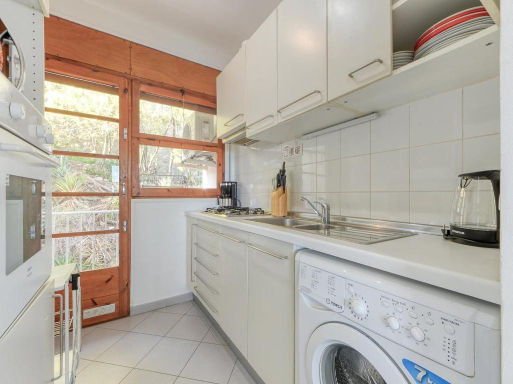 Apartment in Roses near Canyelles Beach - 4
