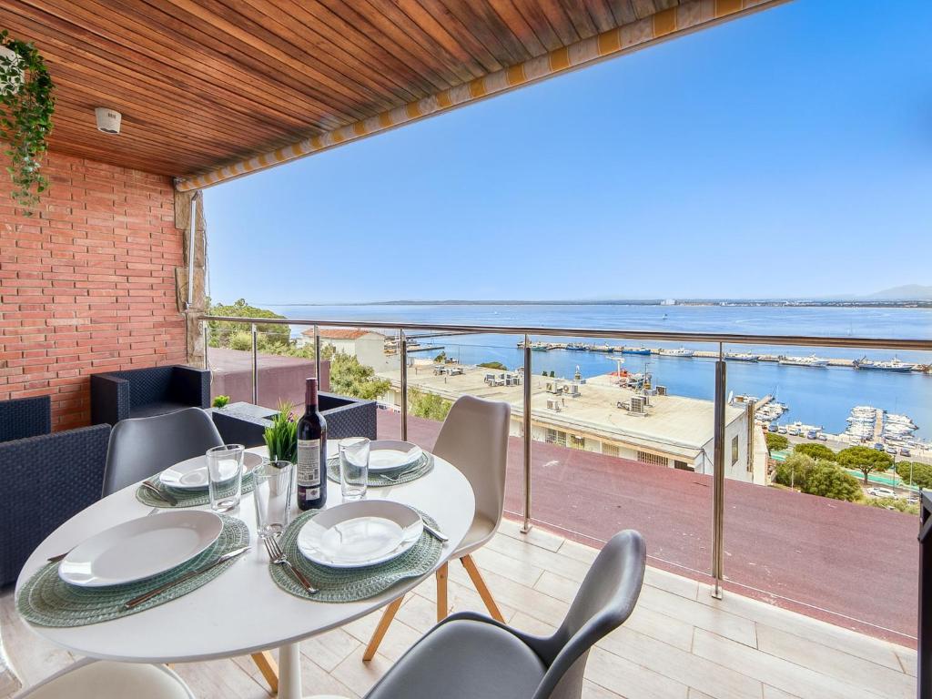 Apartment in Roses near Playa de Roses - 2