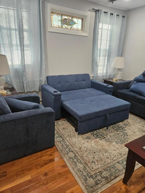 Entire 3 bedrooms Apt,10sleepers ,15 mins to NYC, Jersey City