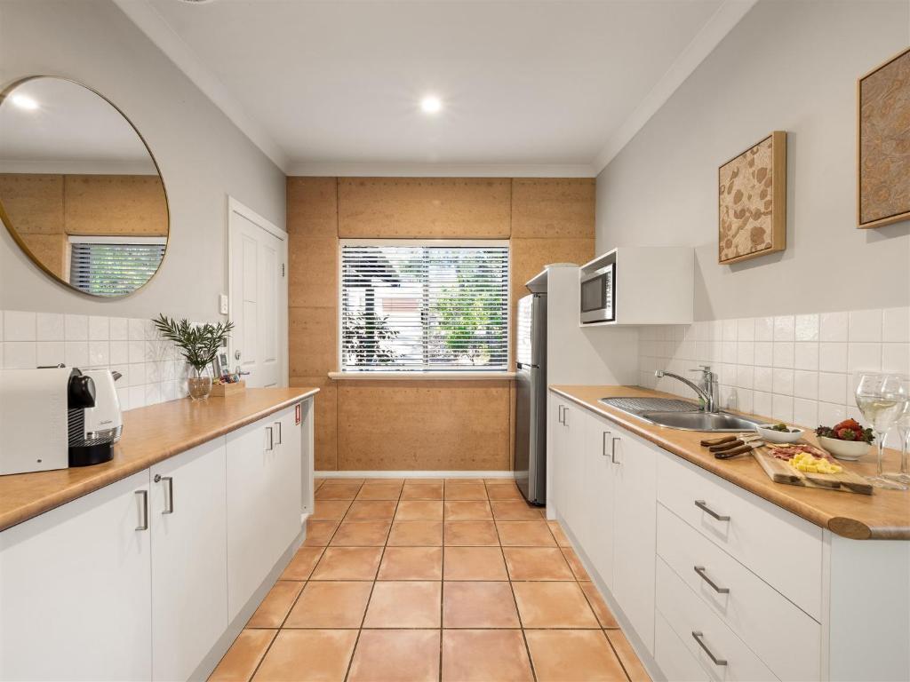 Aroha - Dining image