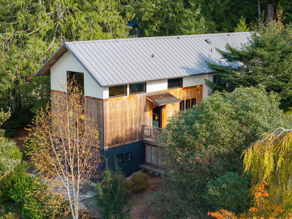 Water Mtn Views, Forest Walk To Beach!, Clinton