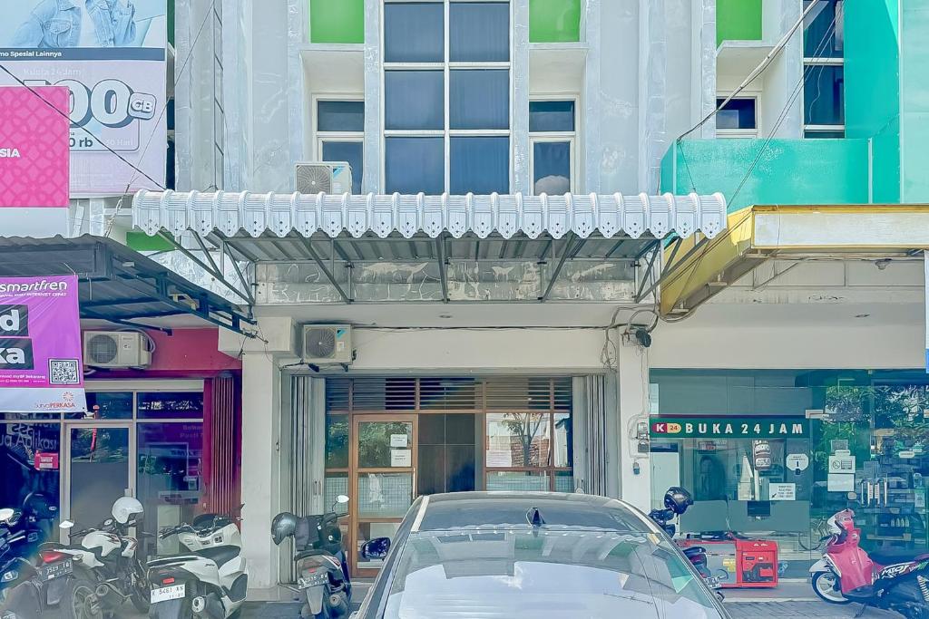 Entrance, MYHOME Blora Mitra RedDoorz in Blora