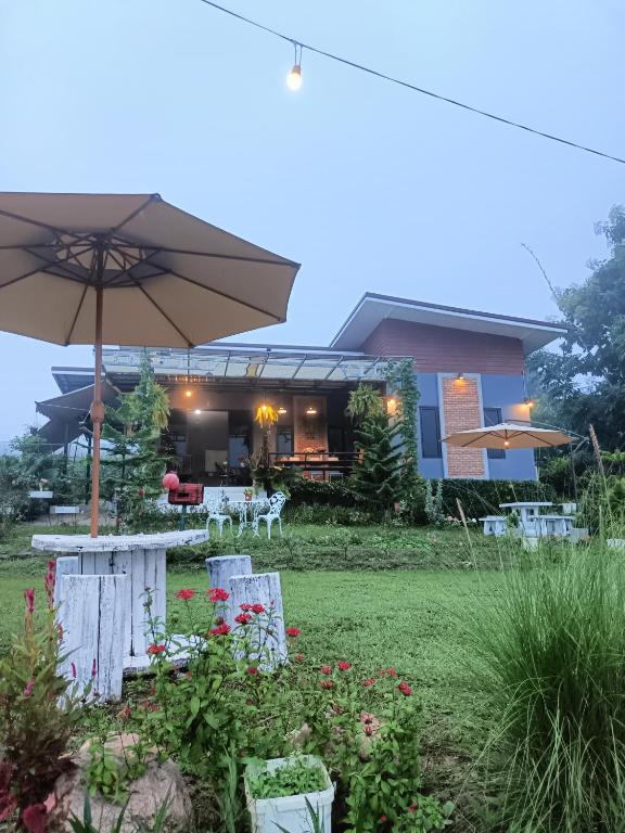 Baan norn nub dao pai, Pai