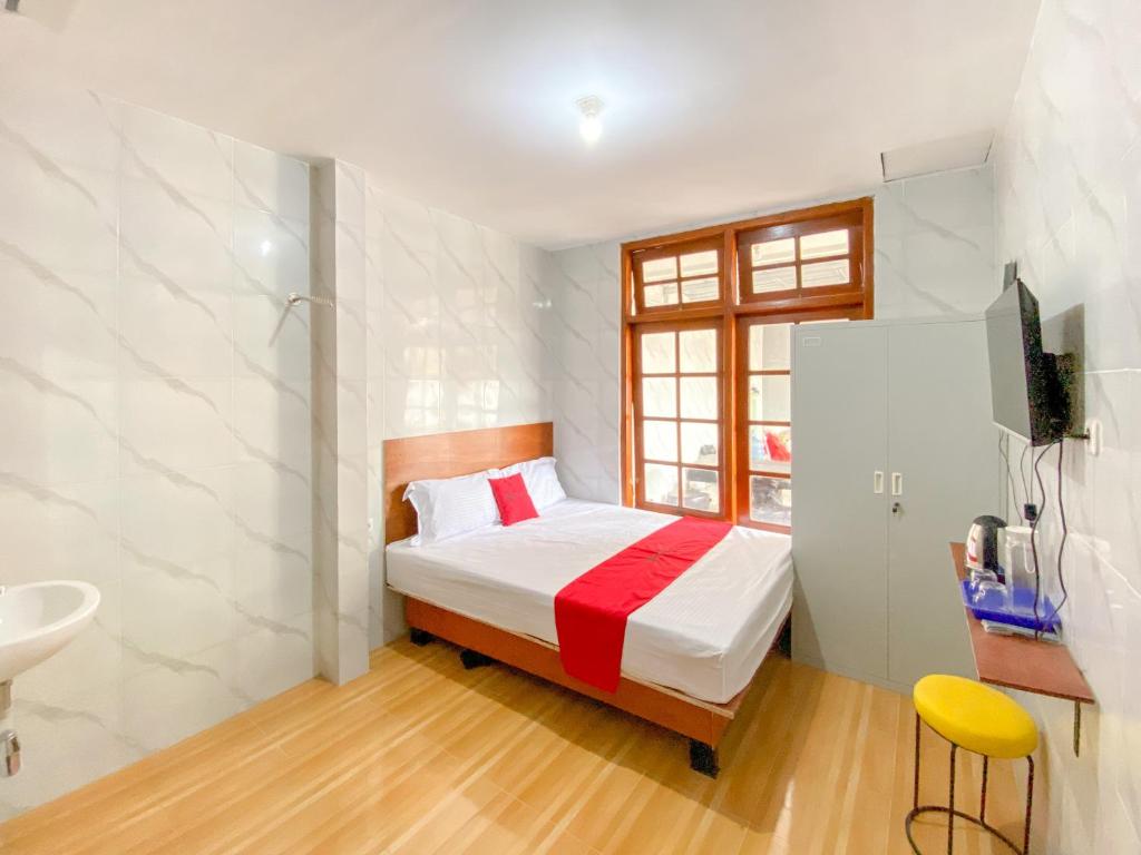 RedDoorz near RSUD Tidar Magelang, Magelang