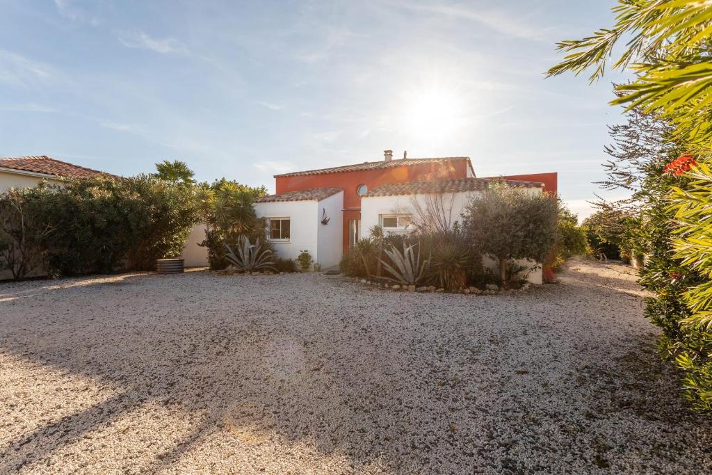 Le Trésor de Rochelongue Villa de Lujo Espaciosa con Piscina Infinita - 3