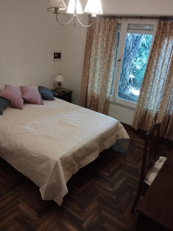 Excelente Casa 5 Ambientes - 1