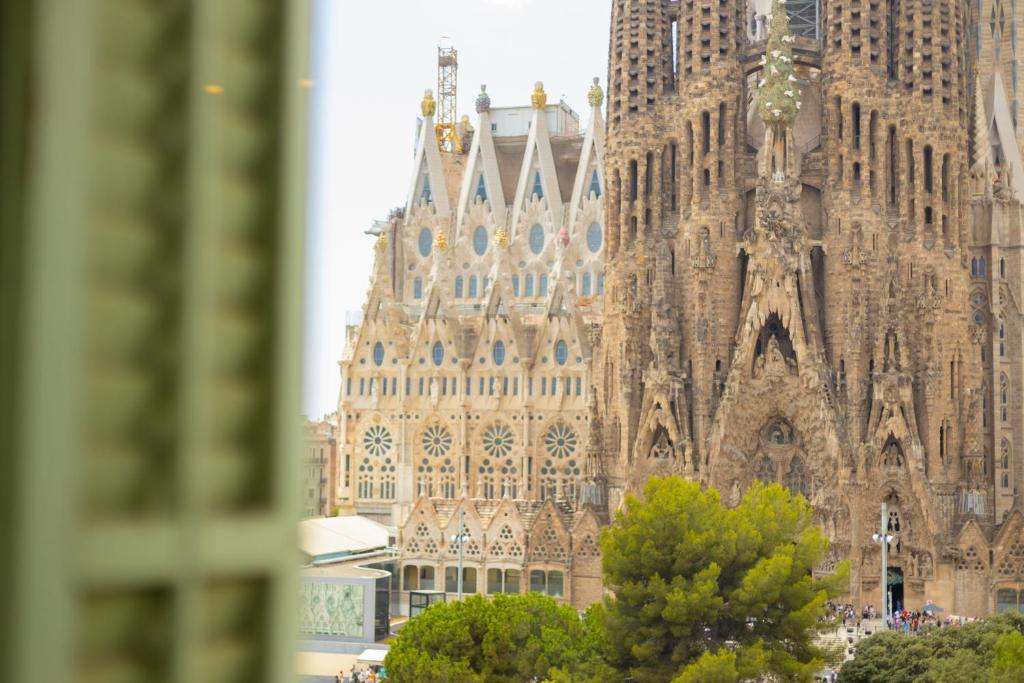 Housalia Sagrada Familia Views - 3