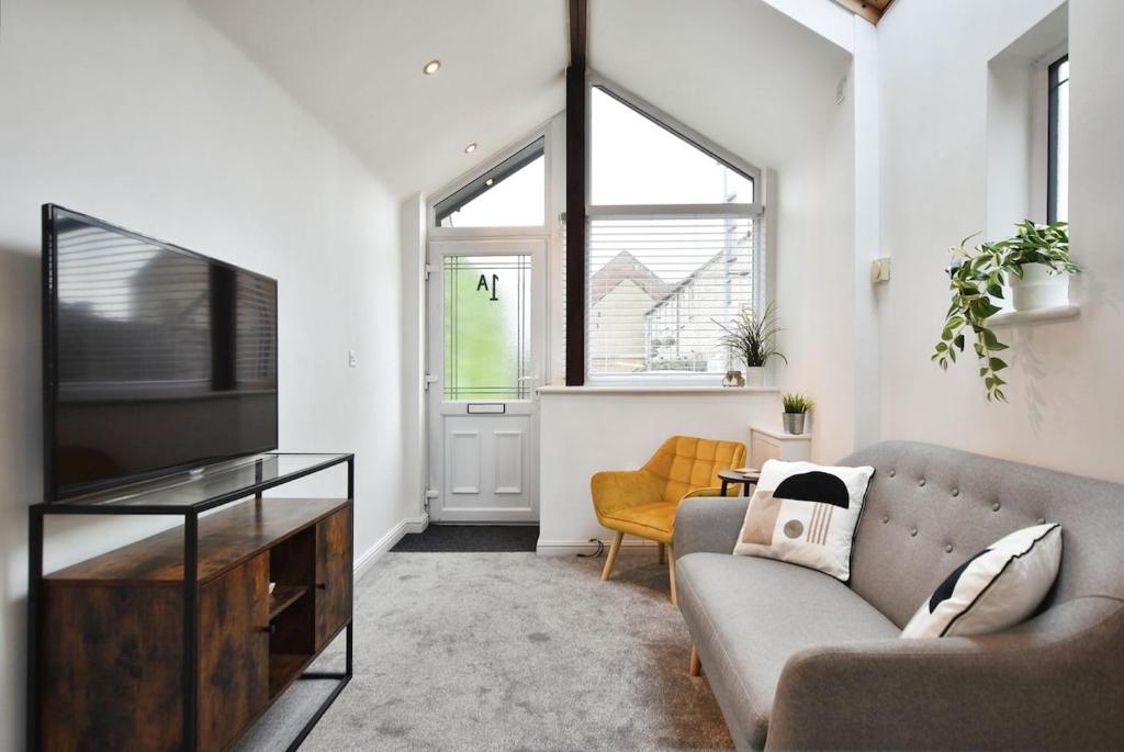 NEW The Haven - Stylish home, Parking near City, Salisbury