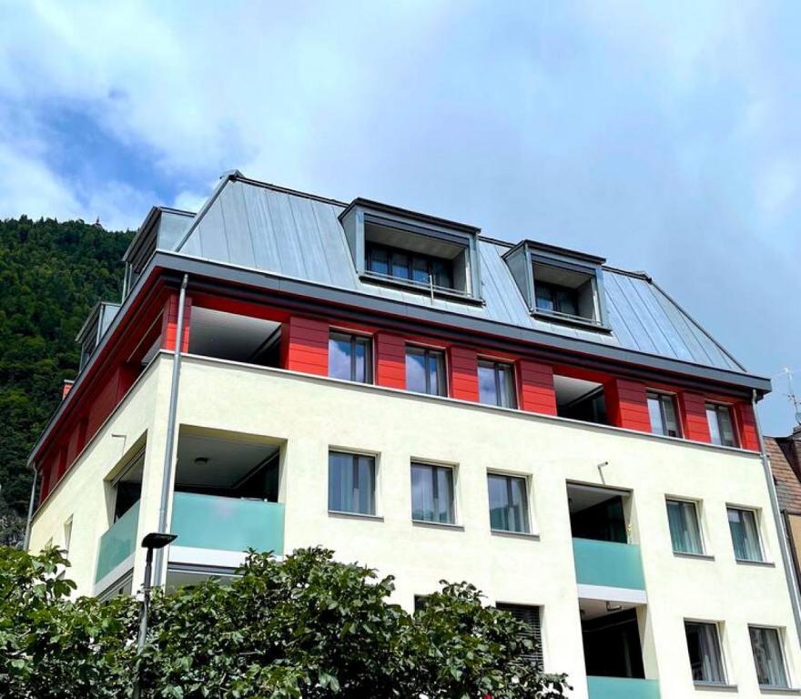Penthouse Alps Scenic Views and Concierge by SwissHut - 4