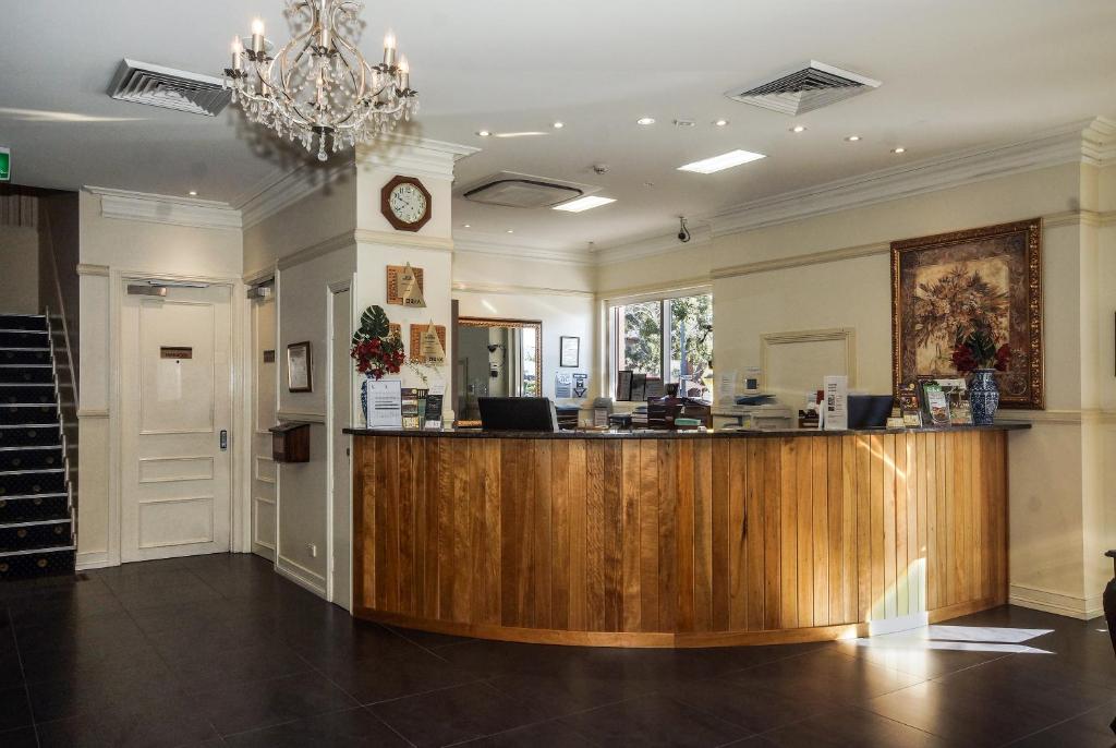 Isa Hotel photo