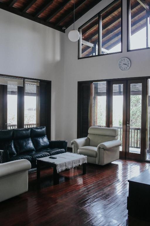 Rumah Pelita near Lembang FREE WIFI &#8211; Villa Lantera