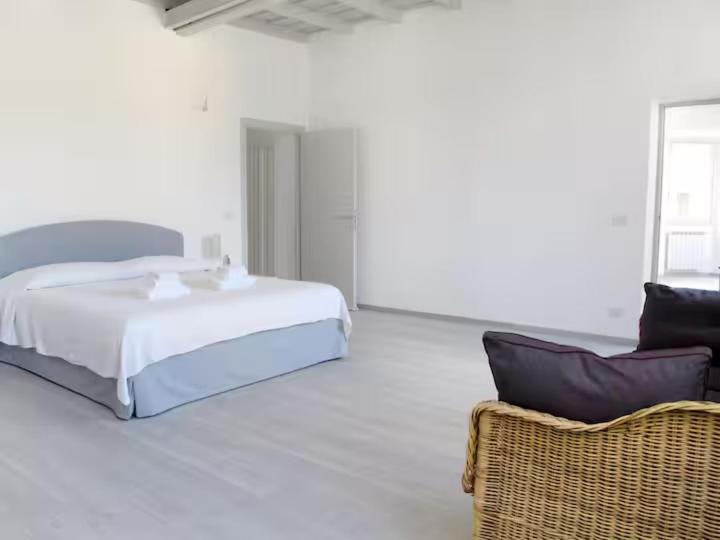 Spacious, Modern, Bright Apartment, near Piazza Navona! - 3