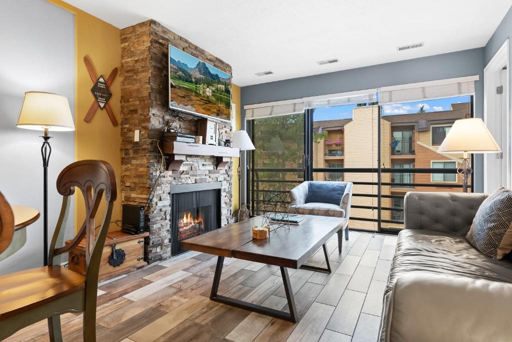 Main St Wanderlust, Resort Bliss and Nearby Dining Delights, Park City