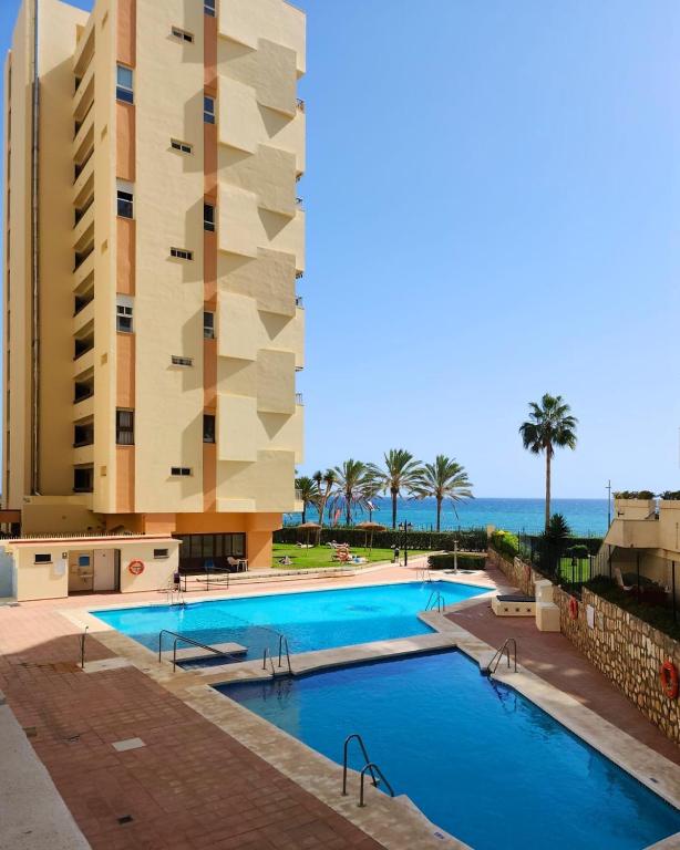 Sea View 2BR Beachfront & Cozy Balcony Marbella, Marbella