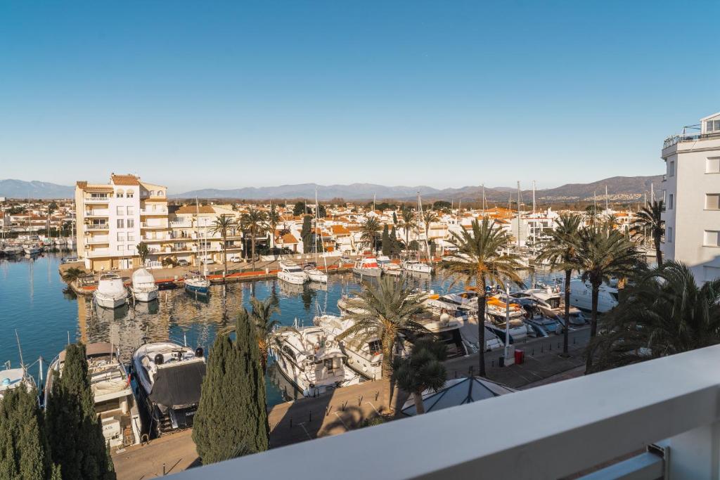 WELCS APARTAMENTO 202 EMP con VISTAS al CANAL - 2