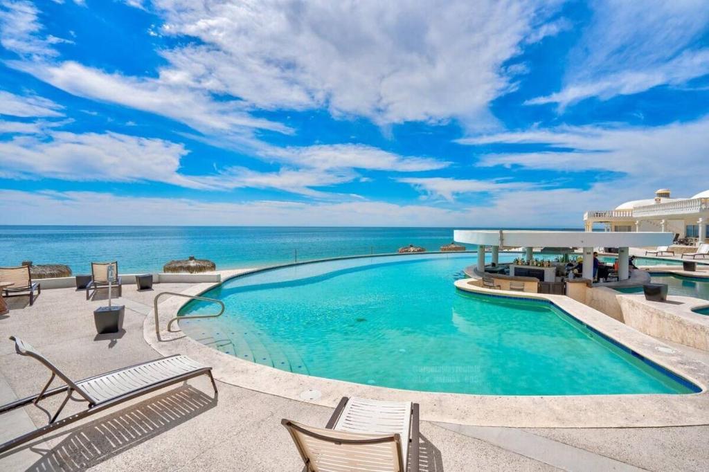 2BR Mexico Retreat Pool & Views - 3