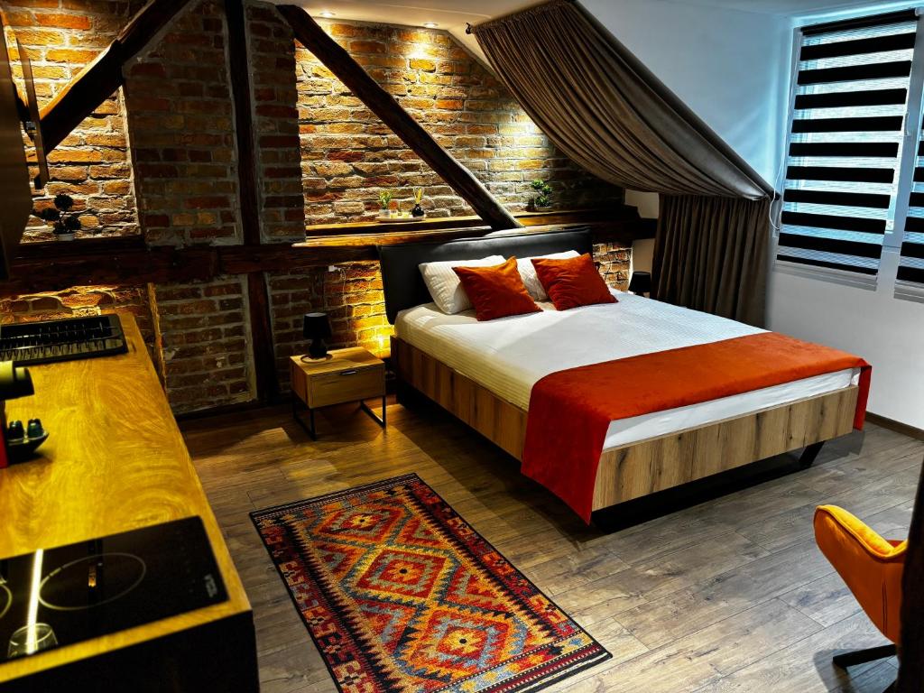 Amber Night Suite - 2