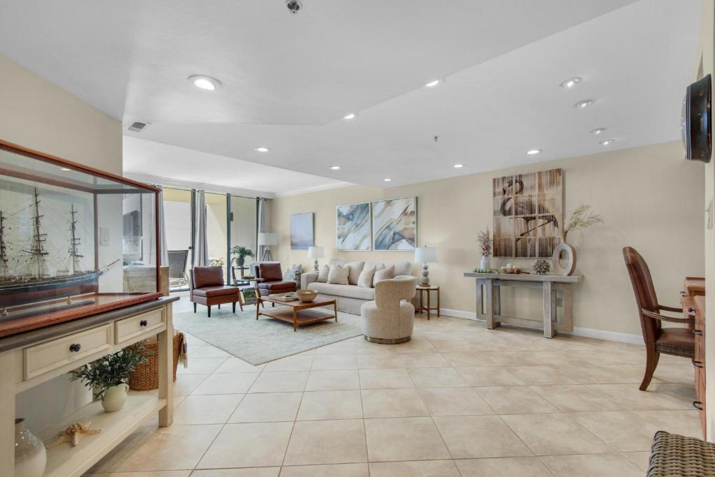 East Pass 403, Destin