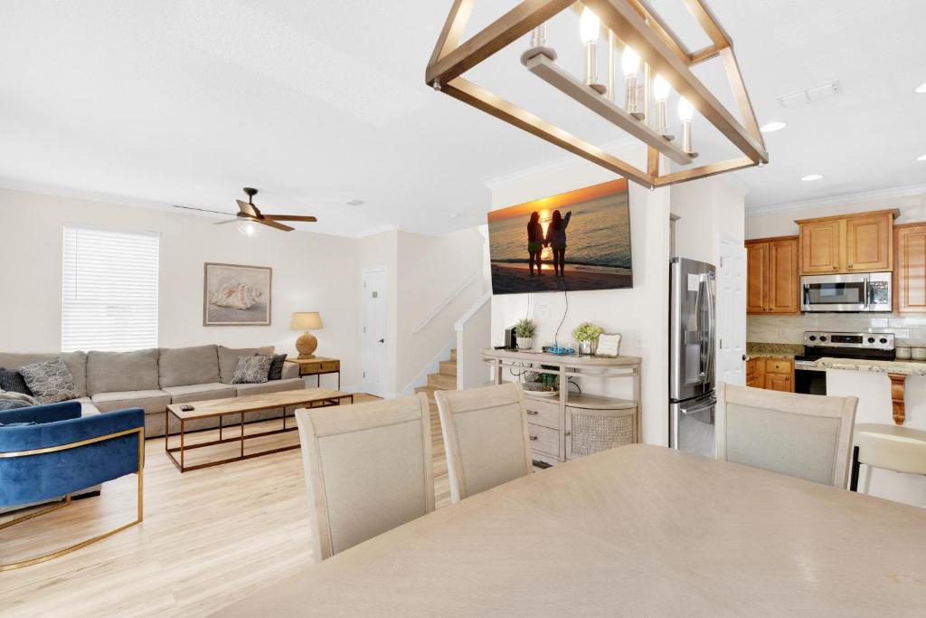 Goin' Koastal, Destin