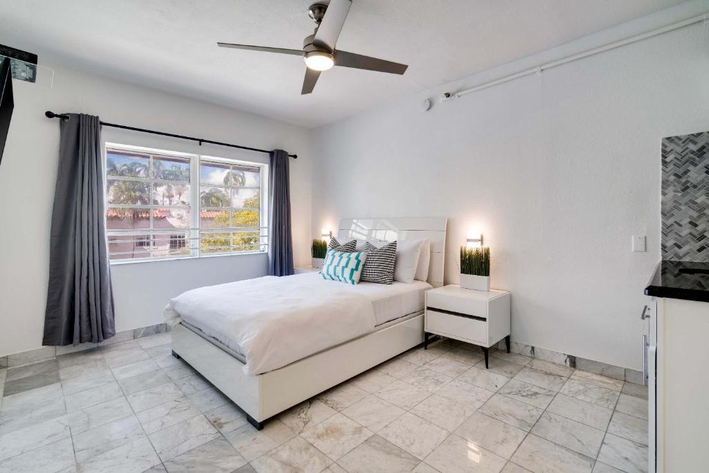 Best location by the Beach ! Free WiFi - TV - All amenities 103, Miami Beach