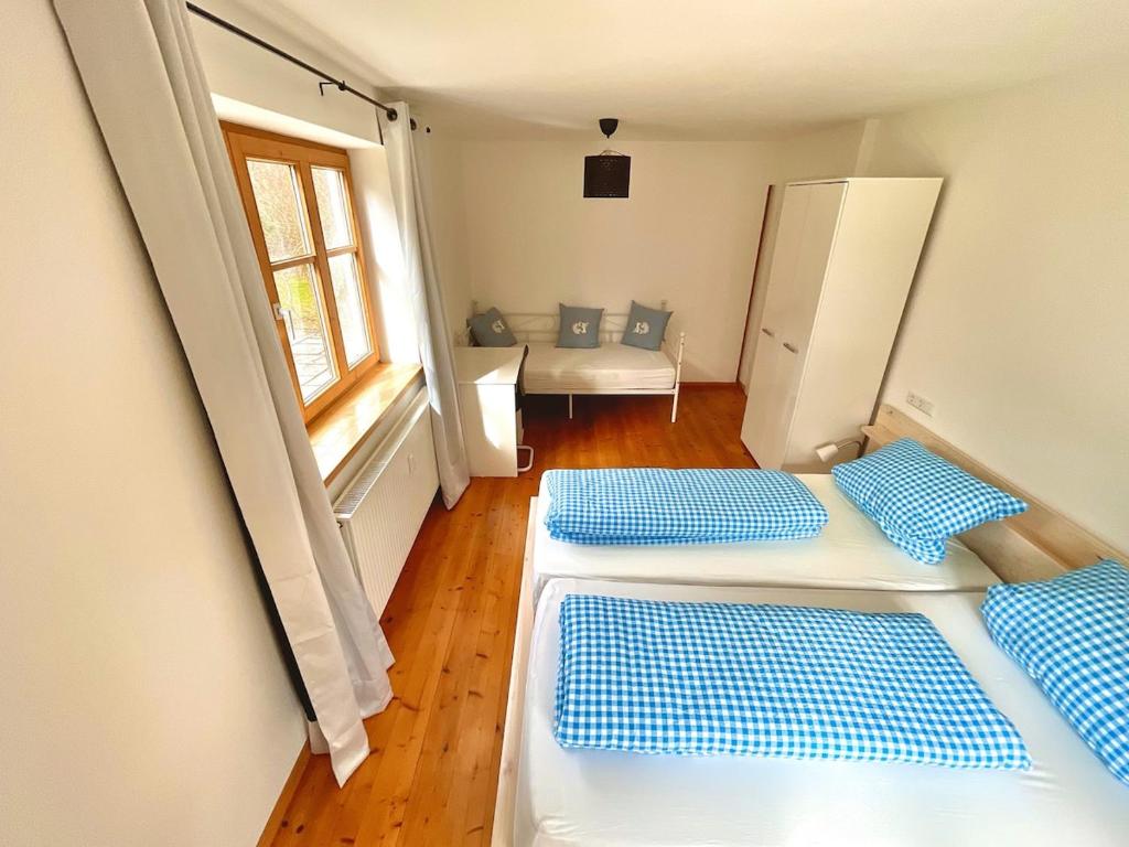 Ferienwohnung Kommod mit Garten und Bergblick - 2