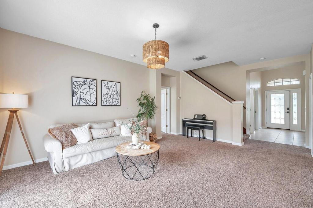 Beautiful home with a huge pool!, Apollo Beach