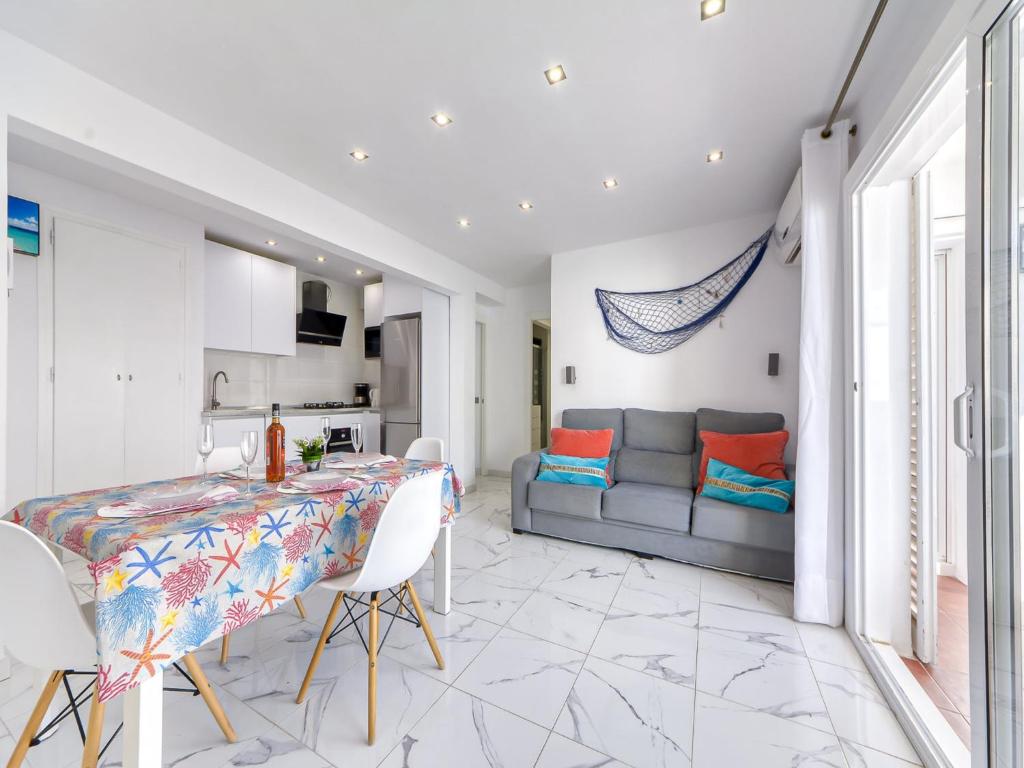Apartment in Roses with Stunning Beachfront Views - 5