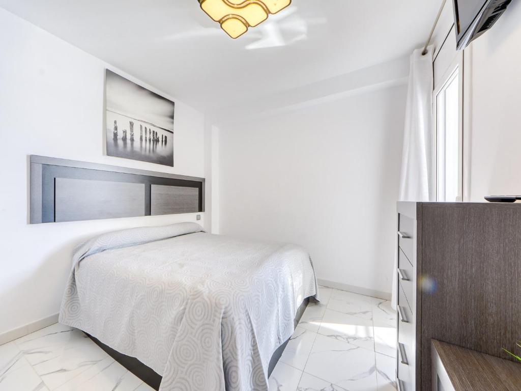 Apartment in Roses with Stunning Beachfront Views - 4